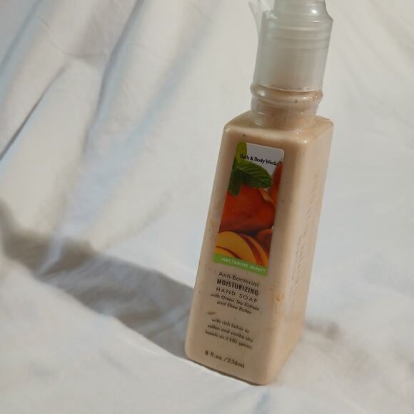 Bath & Body Works Nectarine Mint anti-bact Moisturizing hand soap DISCONTINUED - Picture 9 of 10